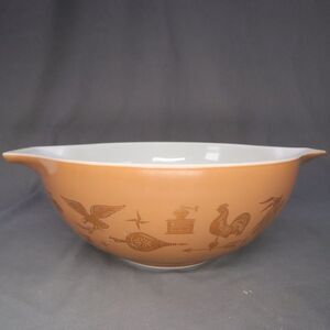 Pyrex Large Bowl 4 qt brown Early American Design in Gold